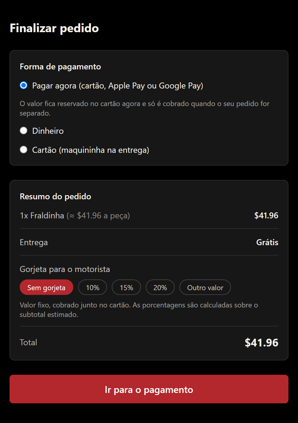Tela de checkout no celular com as opções pagar agora com cartão, Apple Pay ou Google Pay, dinheiro ou maquininha, gorjeta para o motorista e total